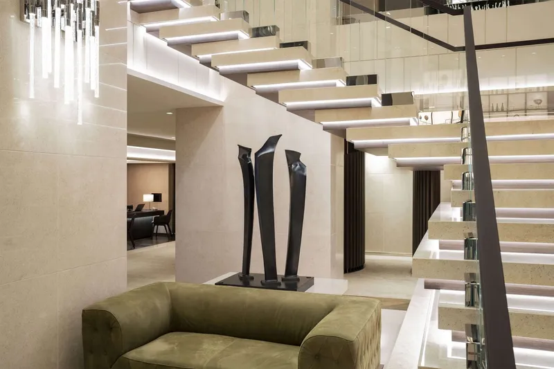 Kunst ombord på Explora I 1