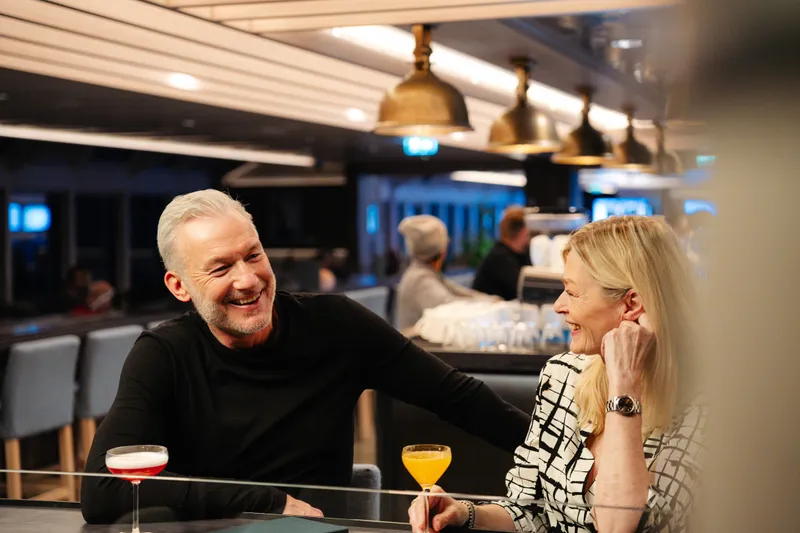 Lounge & Bar Explorer 1