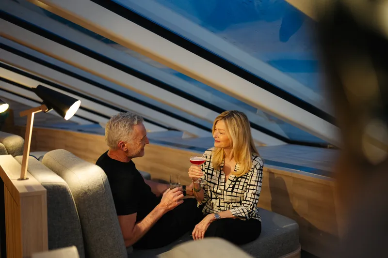 Lounge & Bar Explorer 2