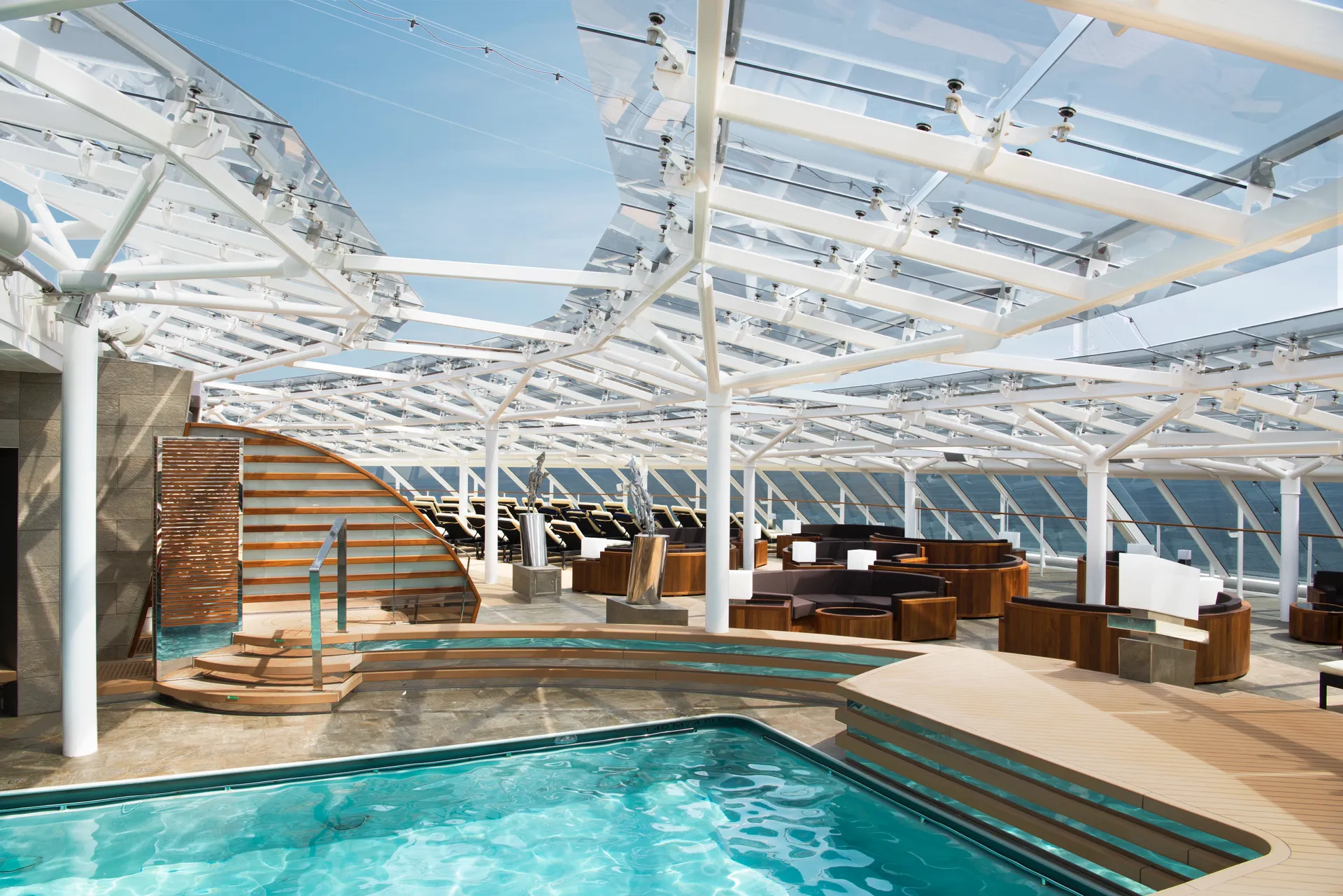 MSC Yacht Club 泳池 2