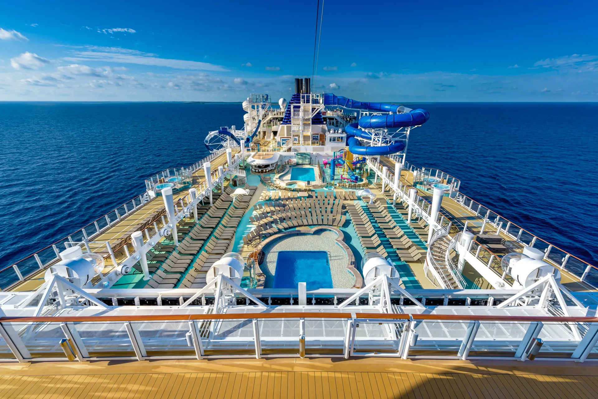 Main Pool & Sundeck