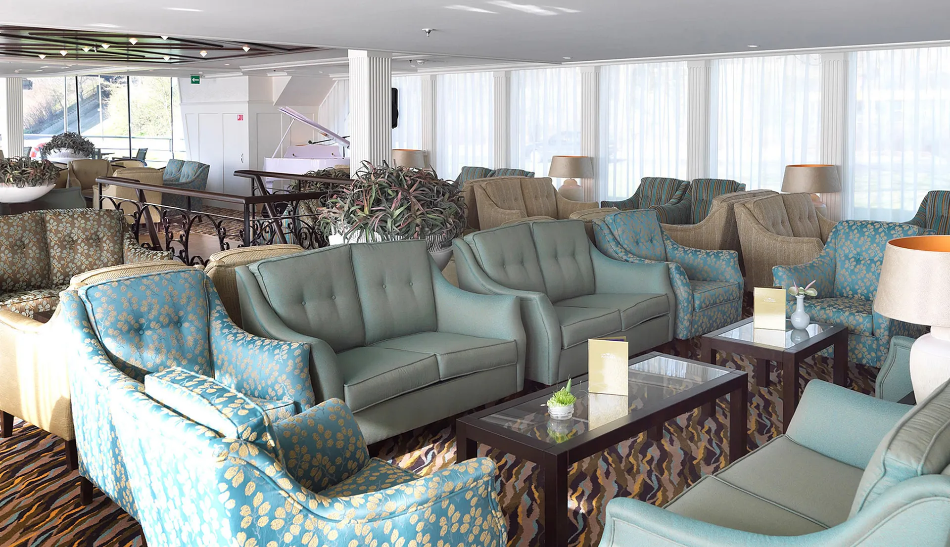 Main Lounge & Bar