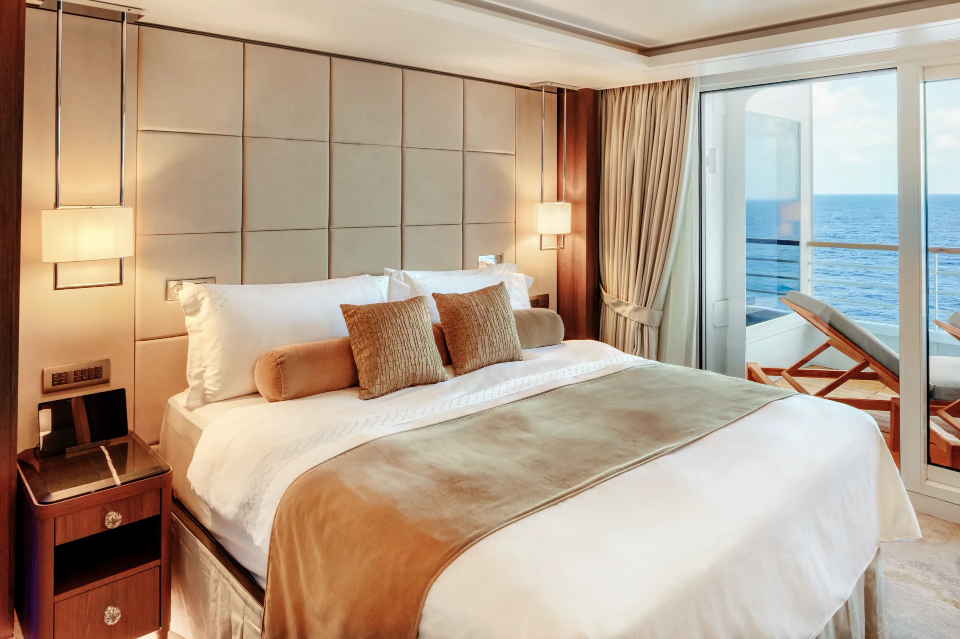 Junior Penthouse Deluxe Suite