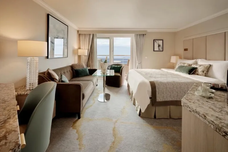 Aquamarine Deluxe Suite