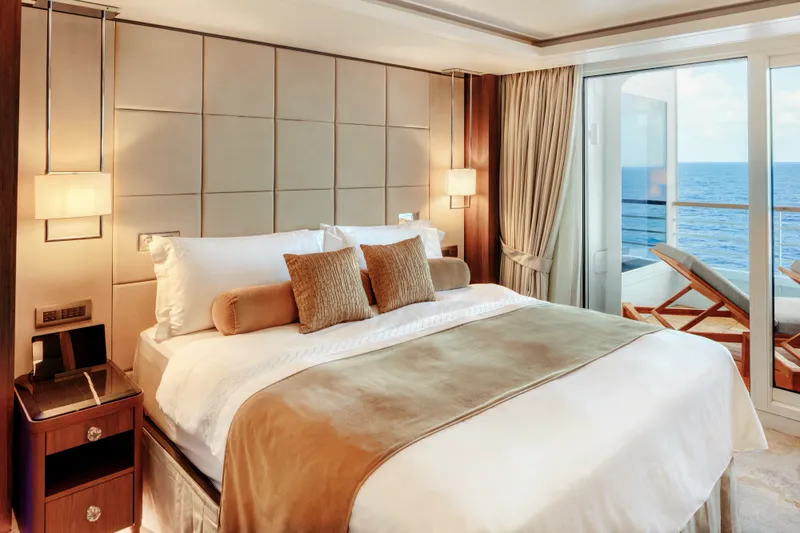 Junior Penthouse Deluxe Suite