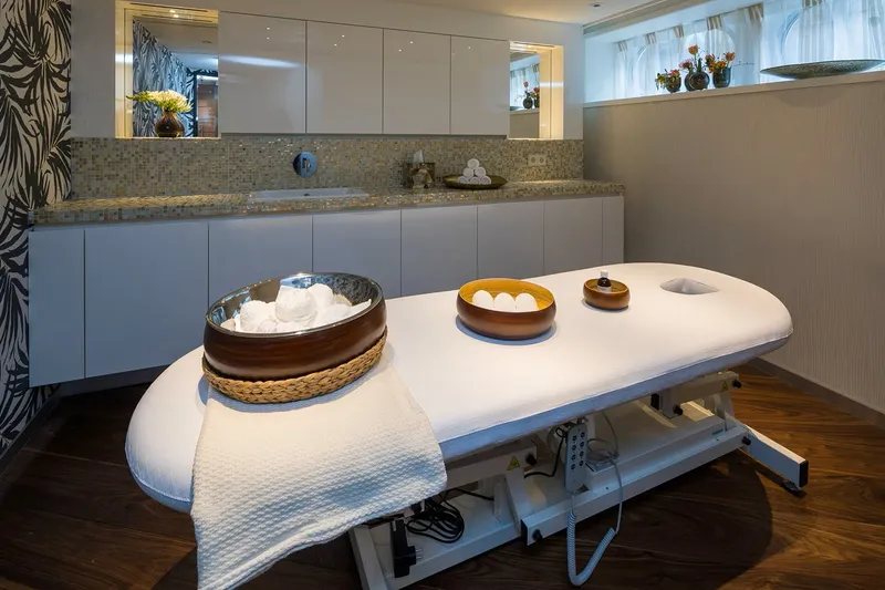 Massagebehandlingar och Hårsalong 1