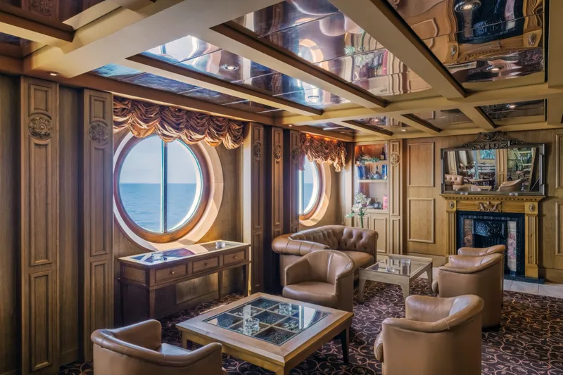 Salonul de Țigări Ambassador 2