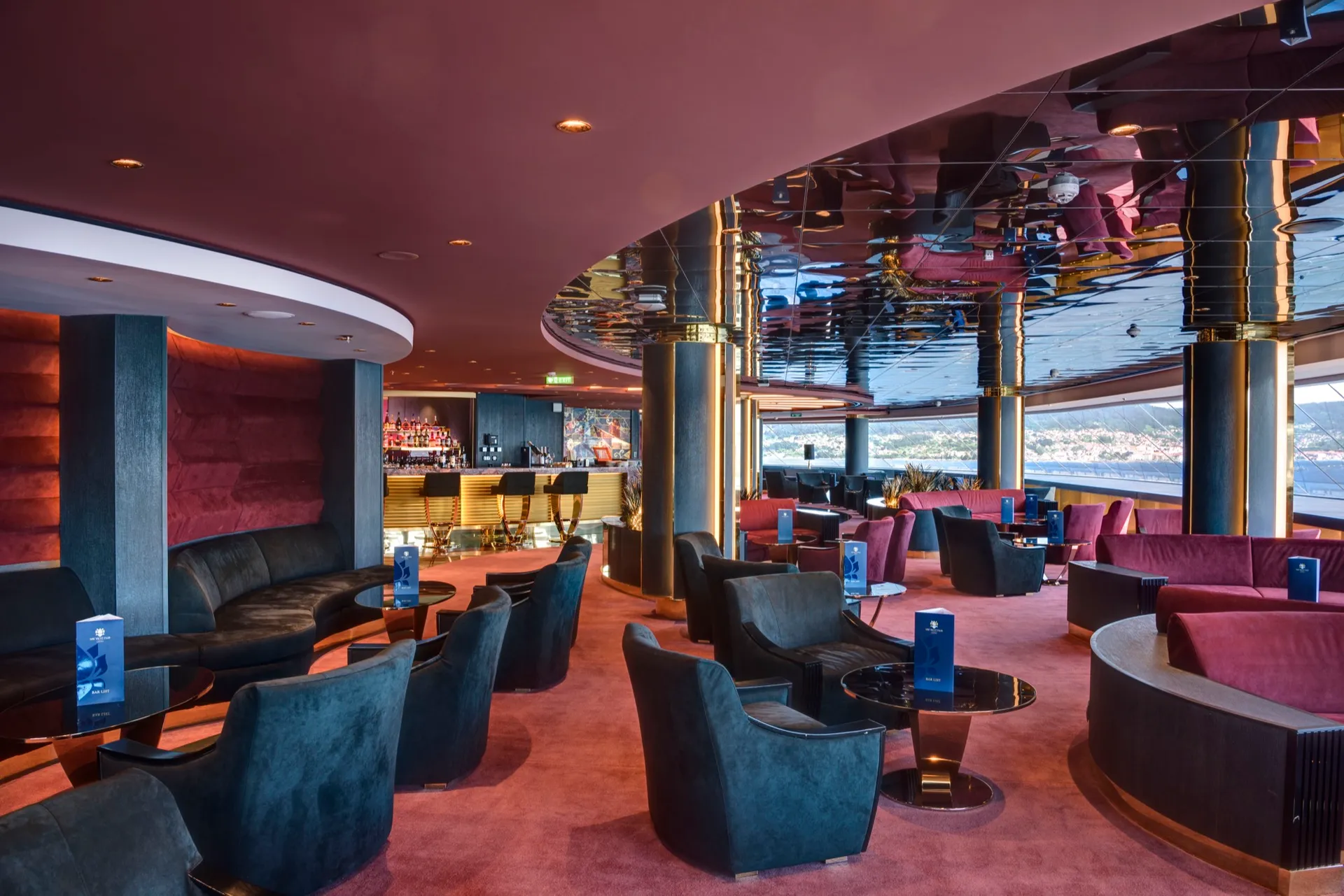 Top Sail Lounge