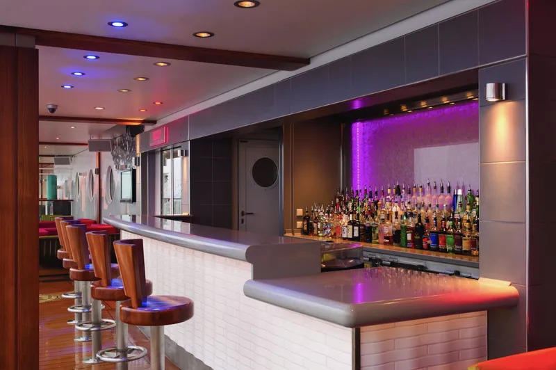 Shaker's Cocktail Bar 3