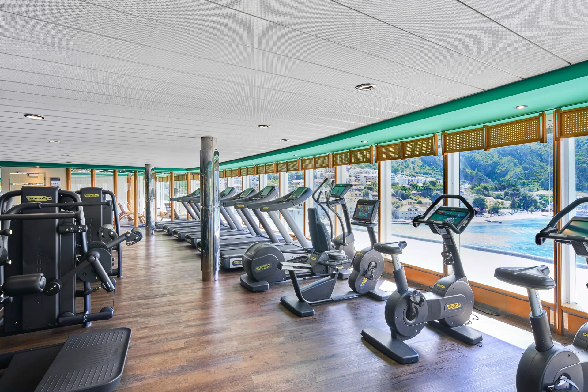 TechnoGym® 健身中心 2