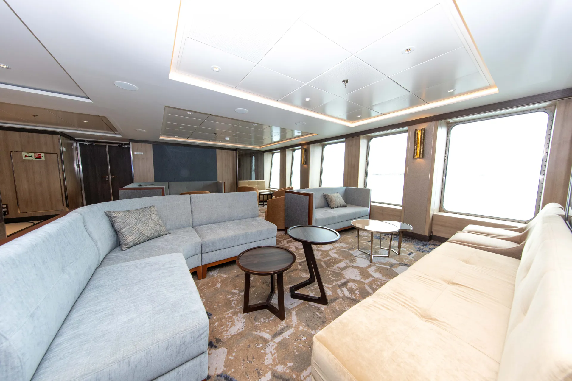 Explorer Lounge
