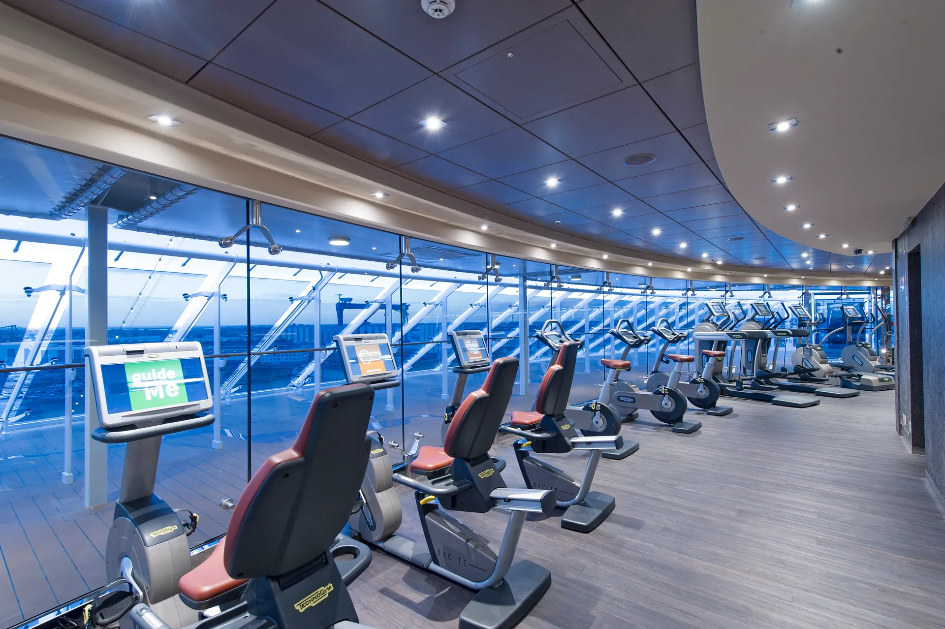 TechnoGym® 健身中心 2