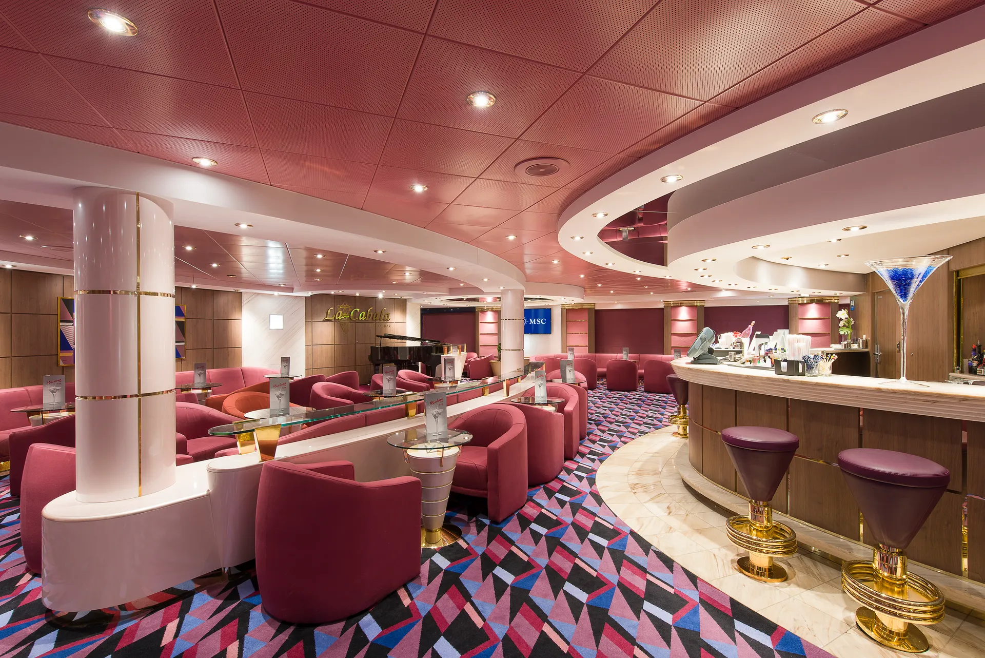 Piano Bar & Lounge