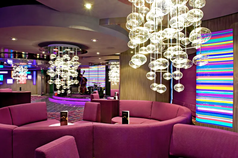 Den Purpurrøde Jazzbar 10