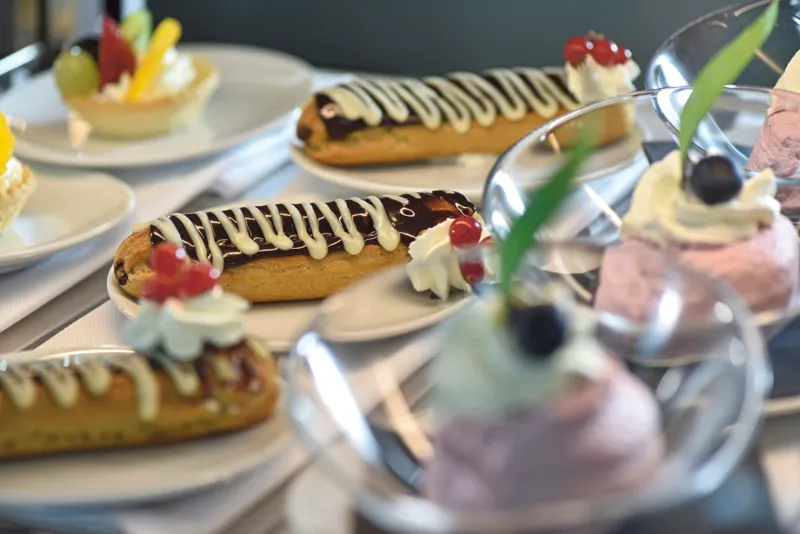 Cafeneaua de pe Râu 7