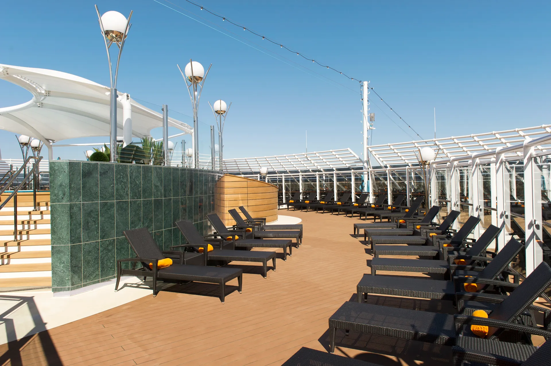 Top 18 Solarium