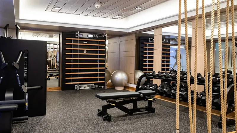 MS Roald Amundsen 10