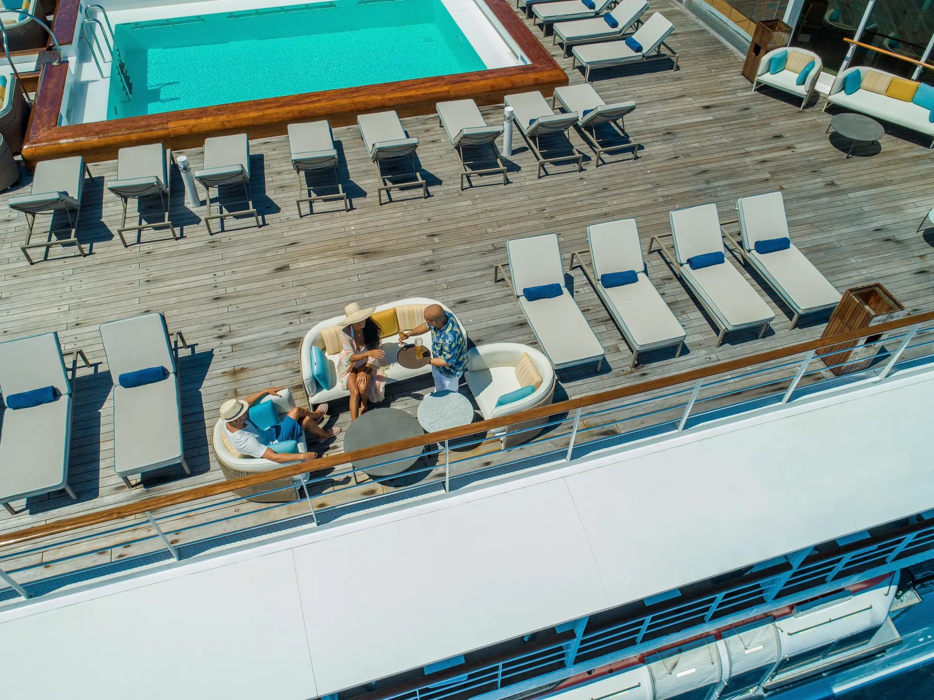 Medence és Medencebár 2