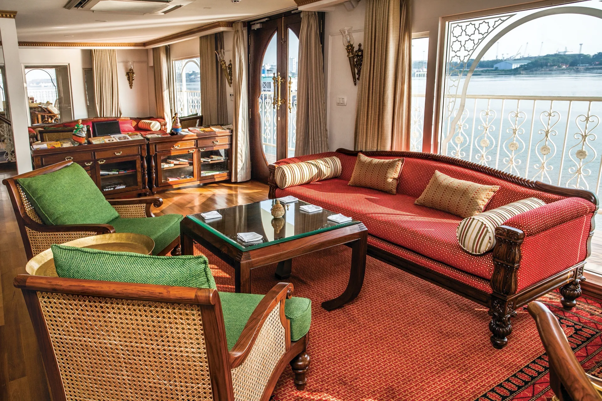 Governors Lounge 