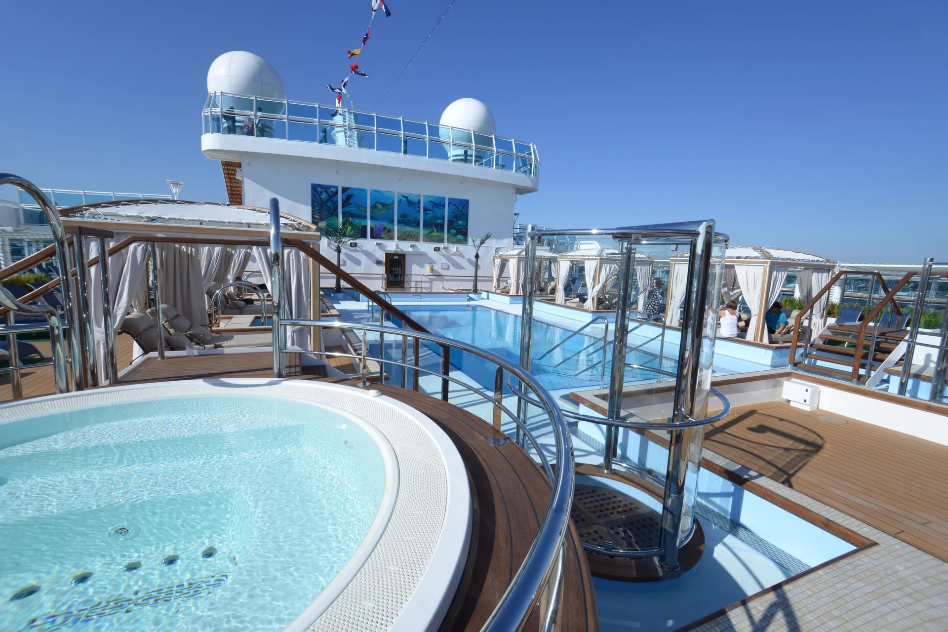 Freshwater Pools & Hot Tubs