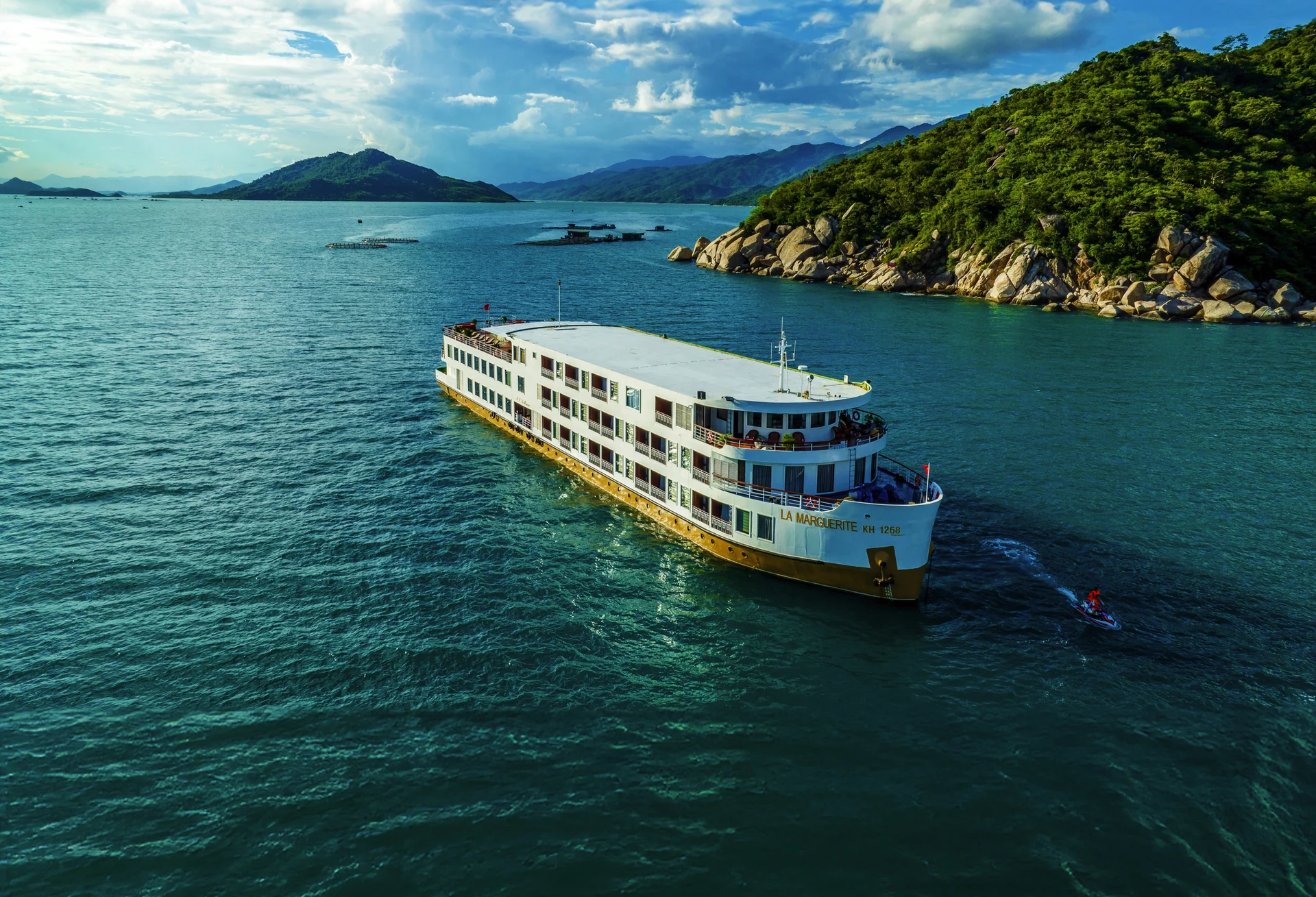 RV La Marguerite — Riviera Travel