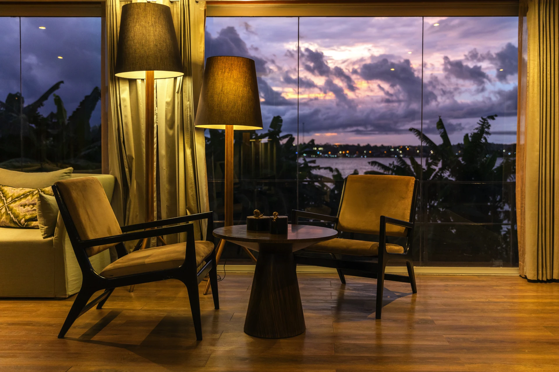 Indoor Lounge & Bar