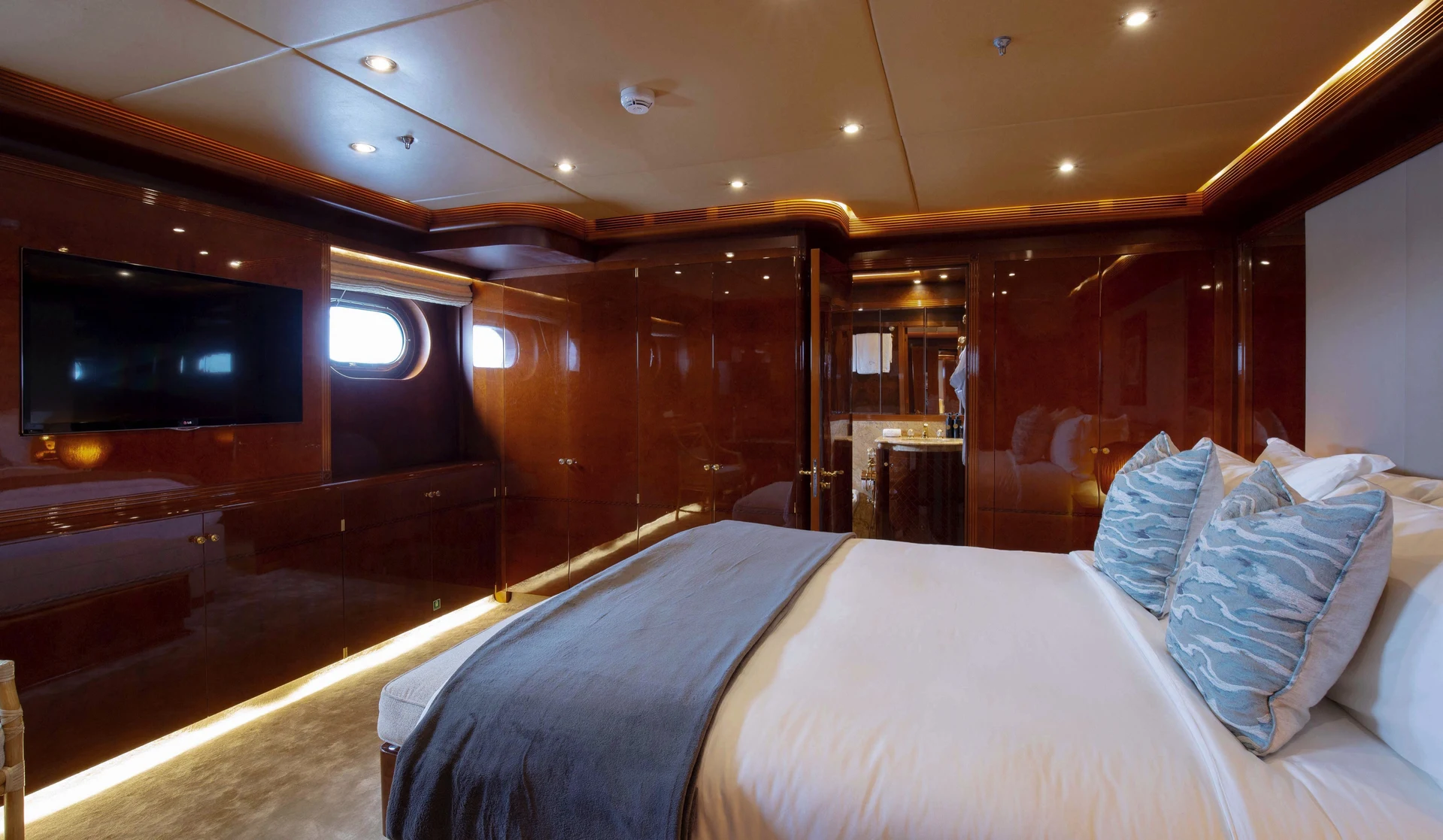 CAT III: Cabin 102