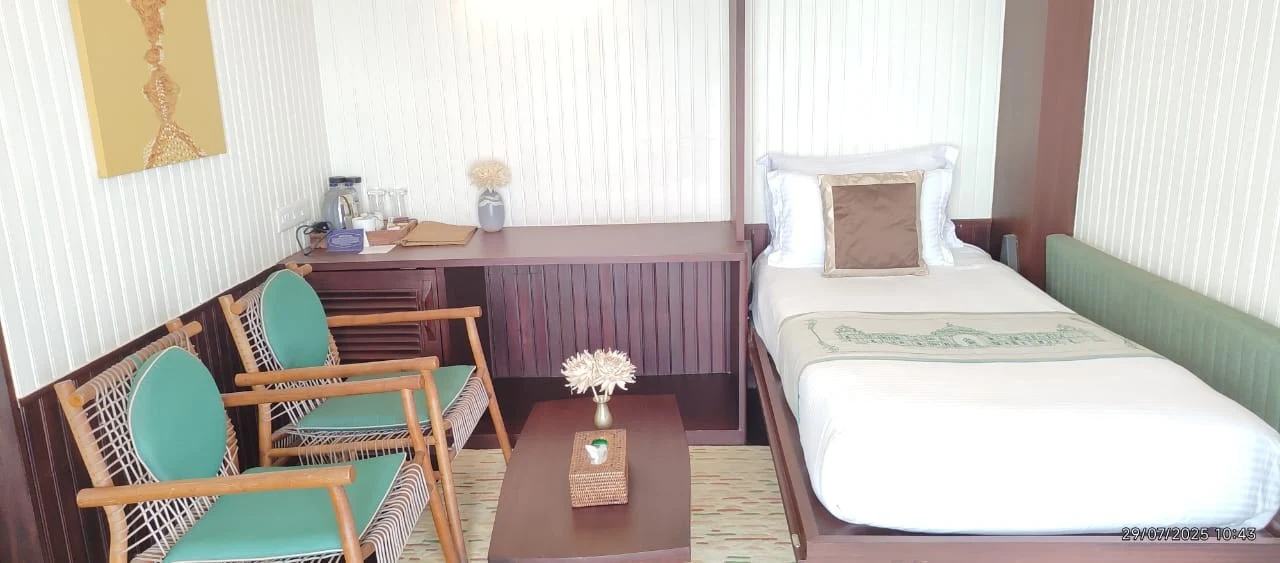 Single Deluxe Cabin (Upper Deck)