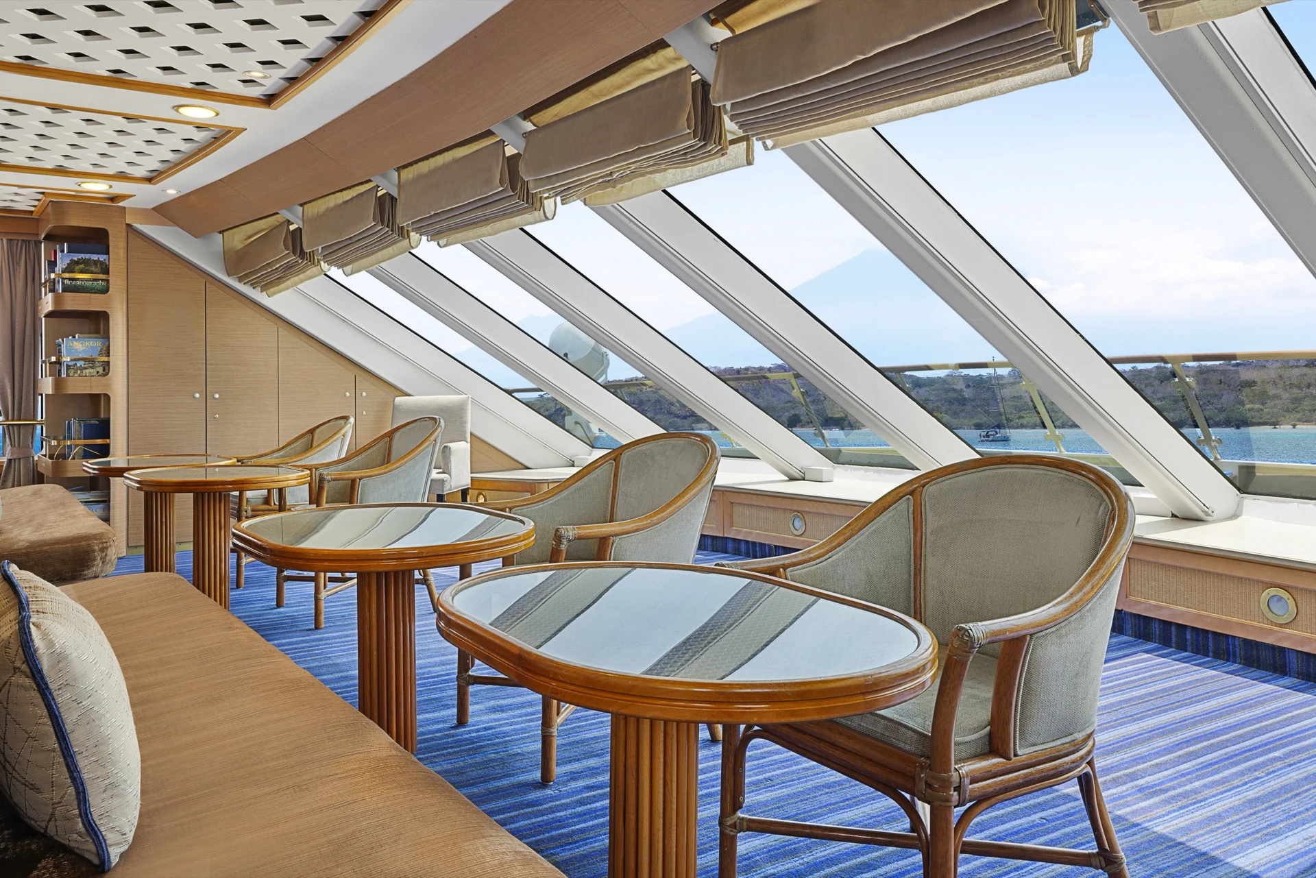 Observation Lounge & Library