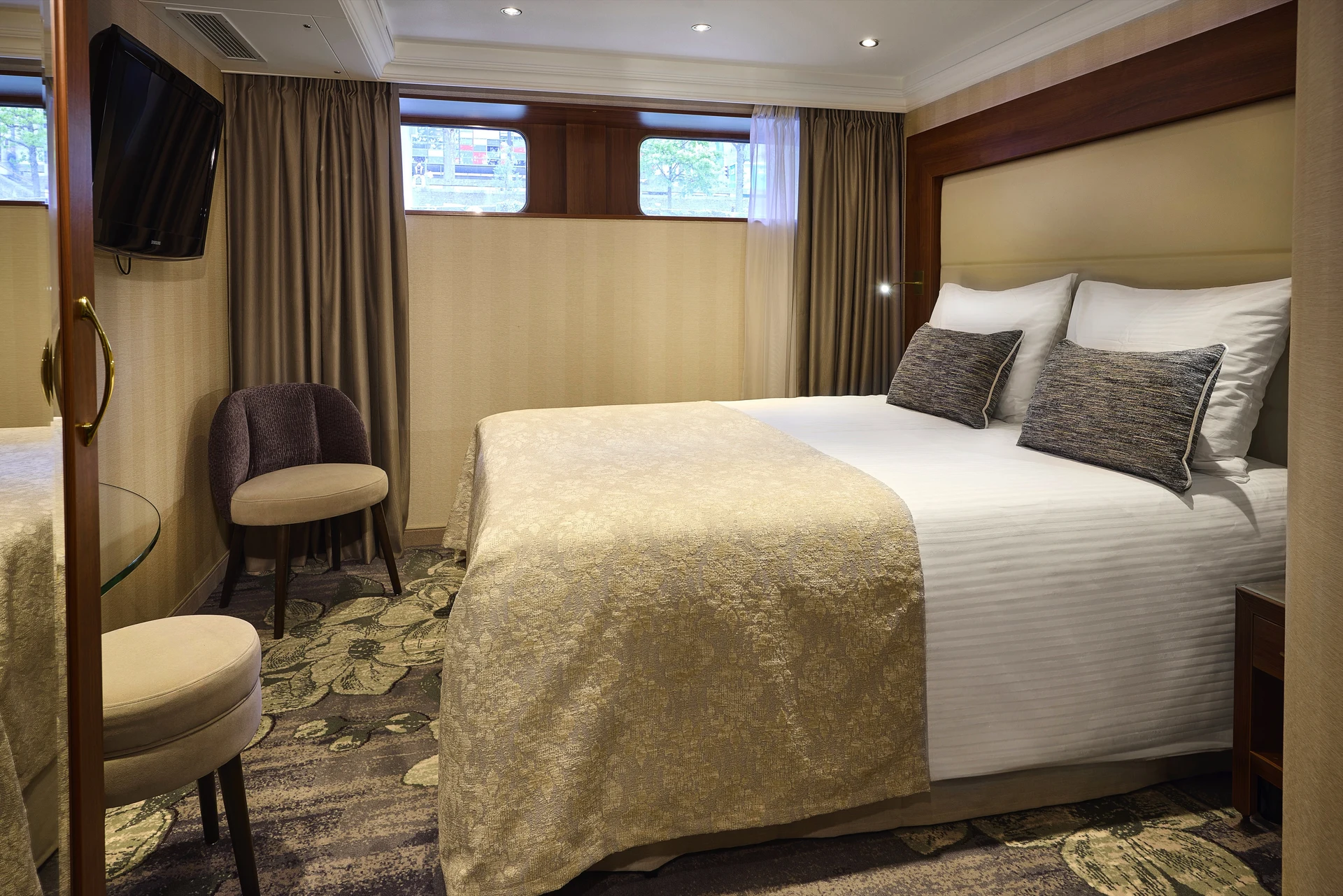 Standard Cabin - Emerald Deck