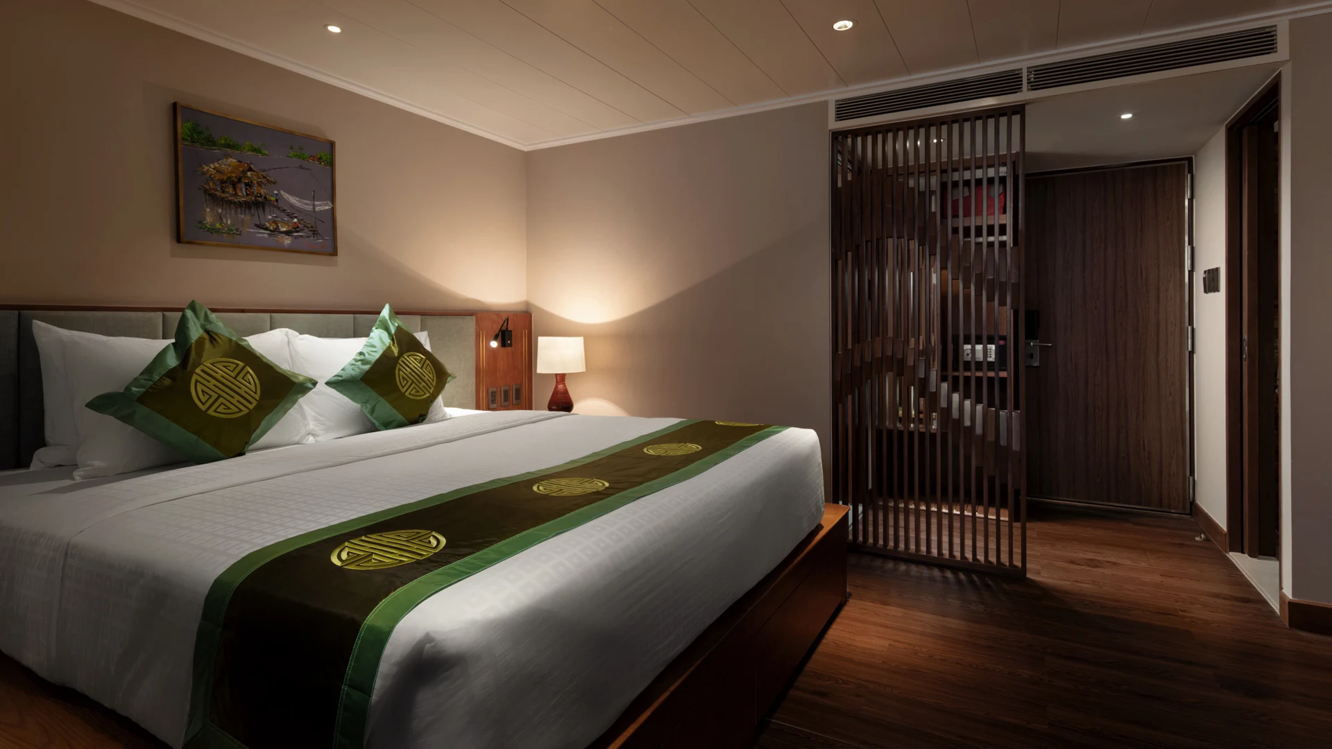 Deluxe Staterooms (River Deck)