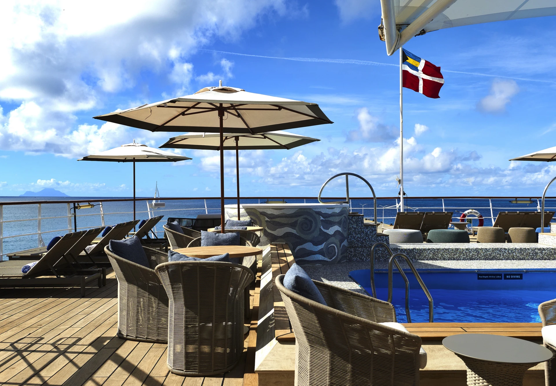 Pool Deck & Bar