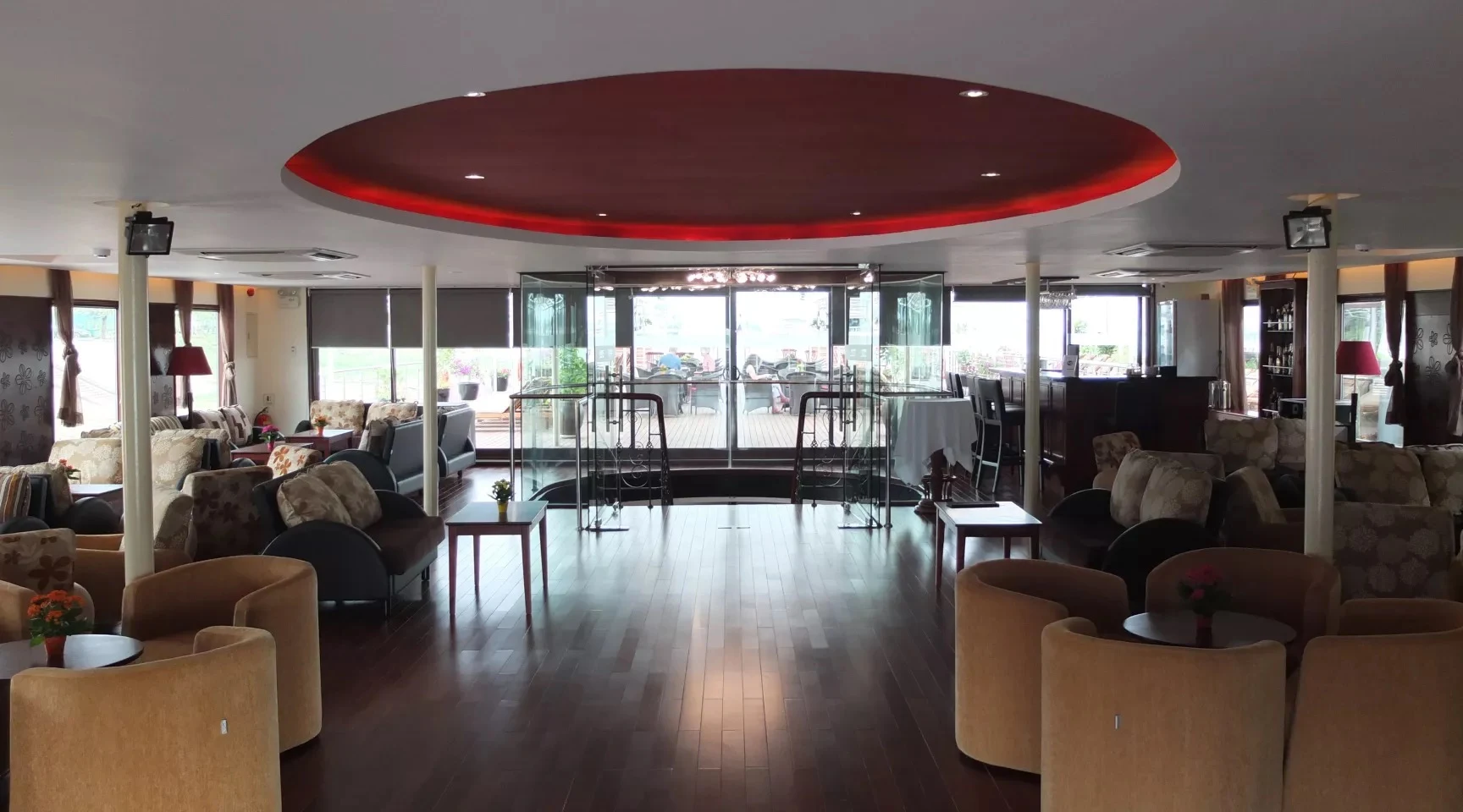 Panoramic Lounge Bar