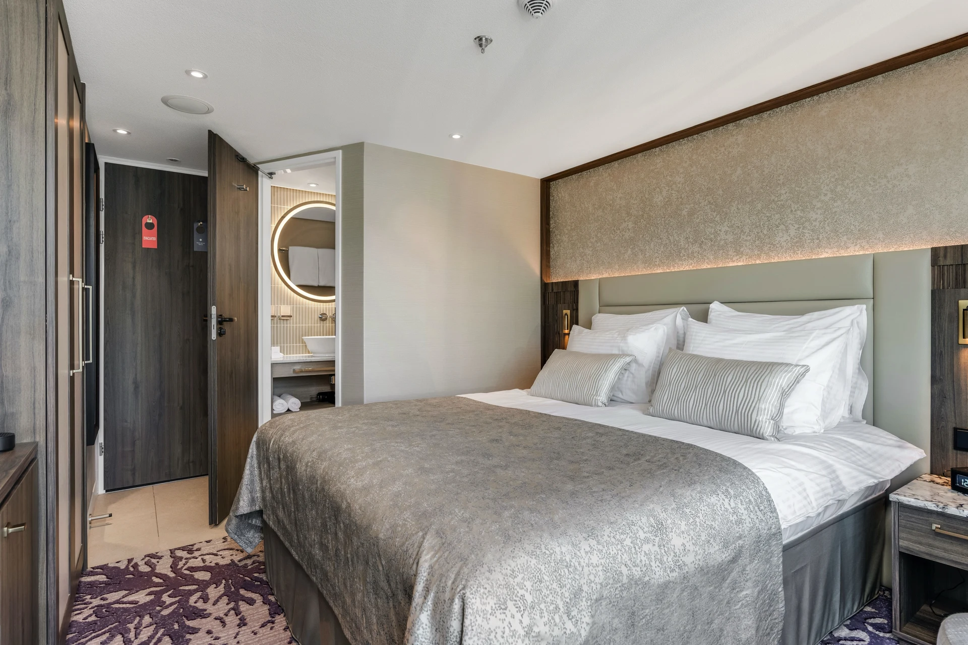 Double Cabin - Emerald Deck