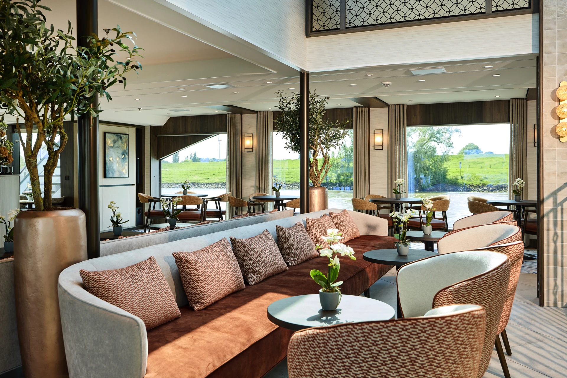 Panoramic Lounge