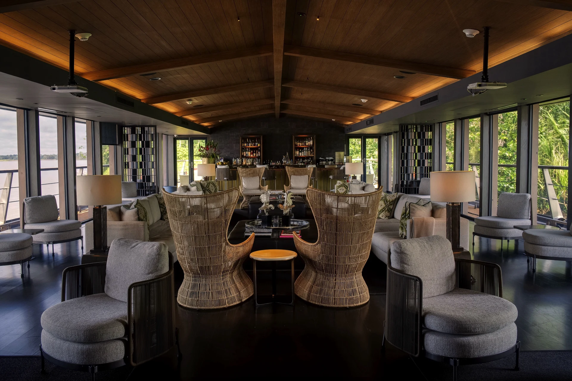 Indoor Lounge & Bar