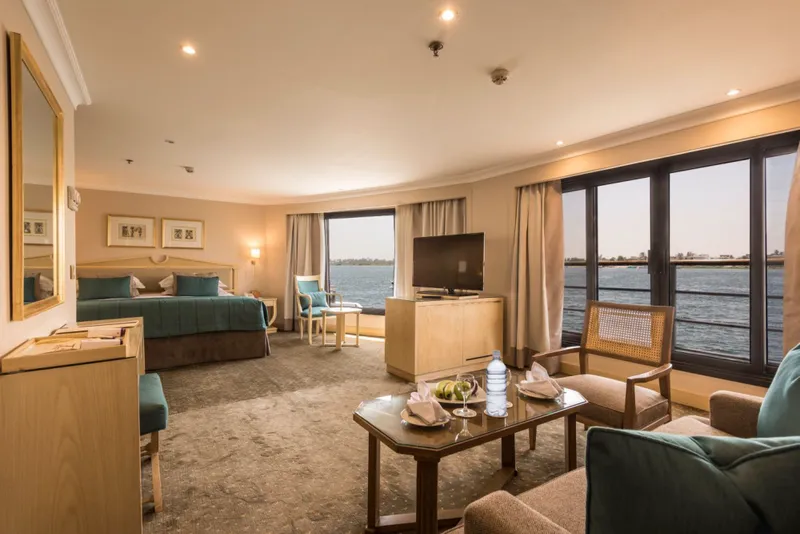 Suite (Middle Deck)