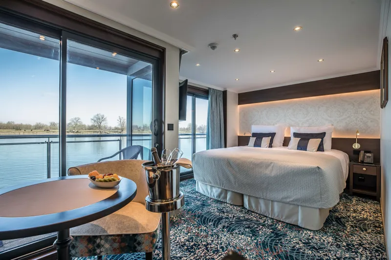 Deluxe Balcony Suite