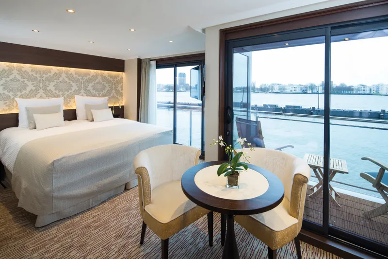 Deluxe Balcony Suites - Diamond Deck