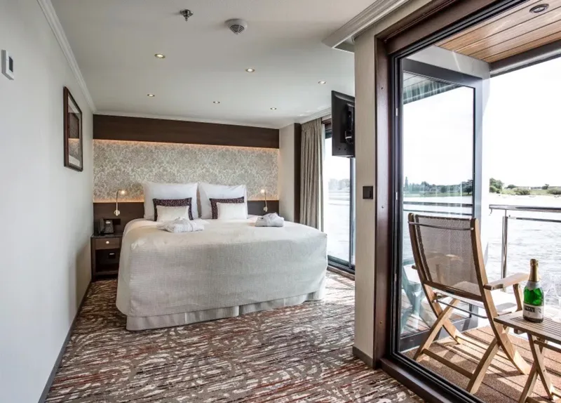 Deluxe Balcony Suite