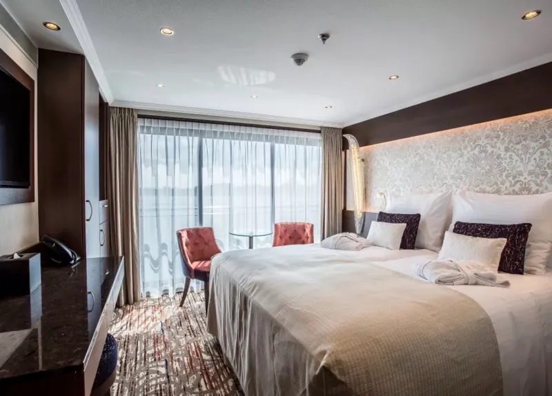 Standard Suite - The Diamond (Upper) Deck