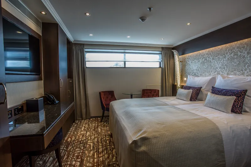 Standard Suite - The Emerald (Lower) Deck