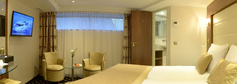 Superior Suite (Emerald Deck)