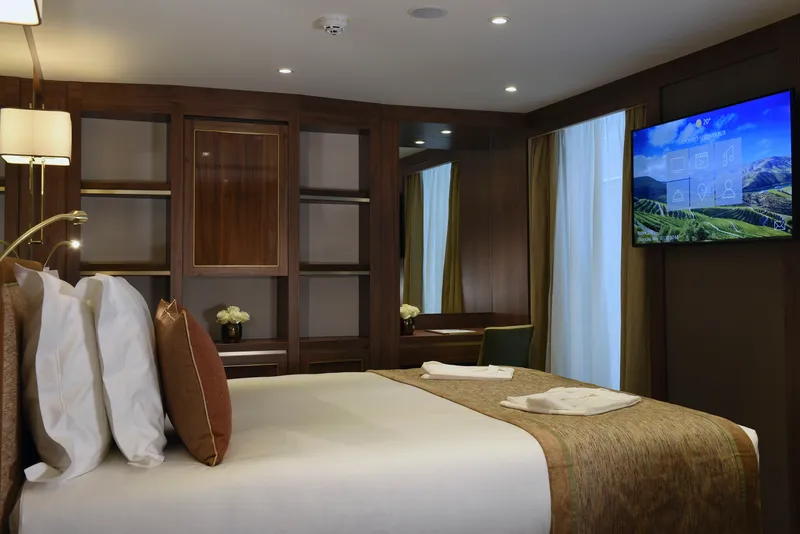 Deluxe Balcony Suites