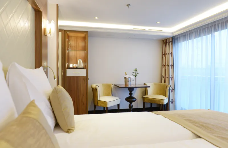 Deluxe Suite (Diamond Deck)