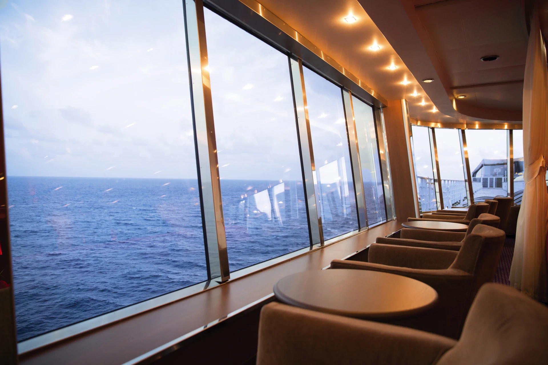 Horizons Lounge & Disco Deck