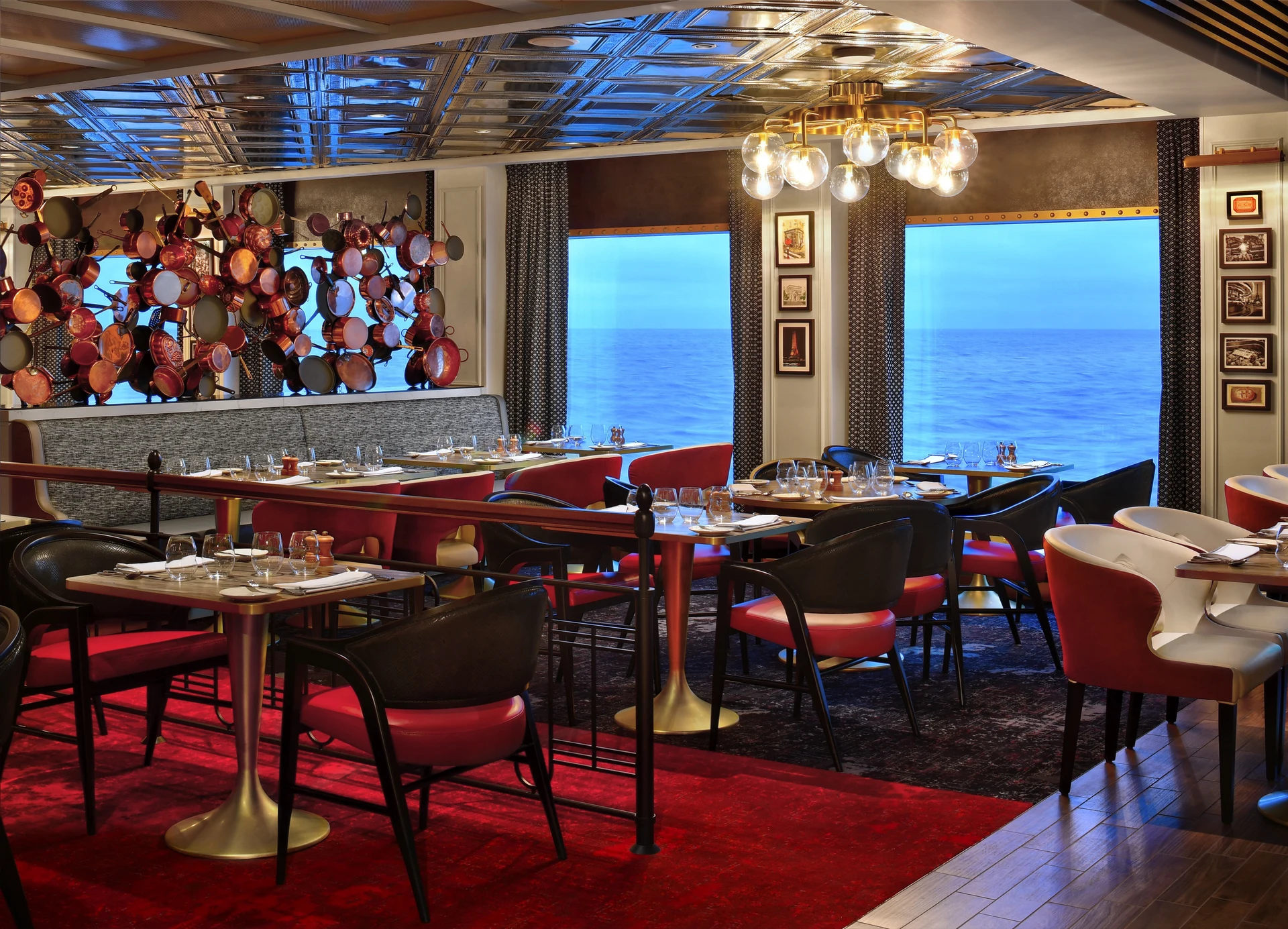 Le Grand Bistro
