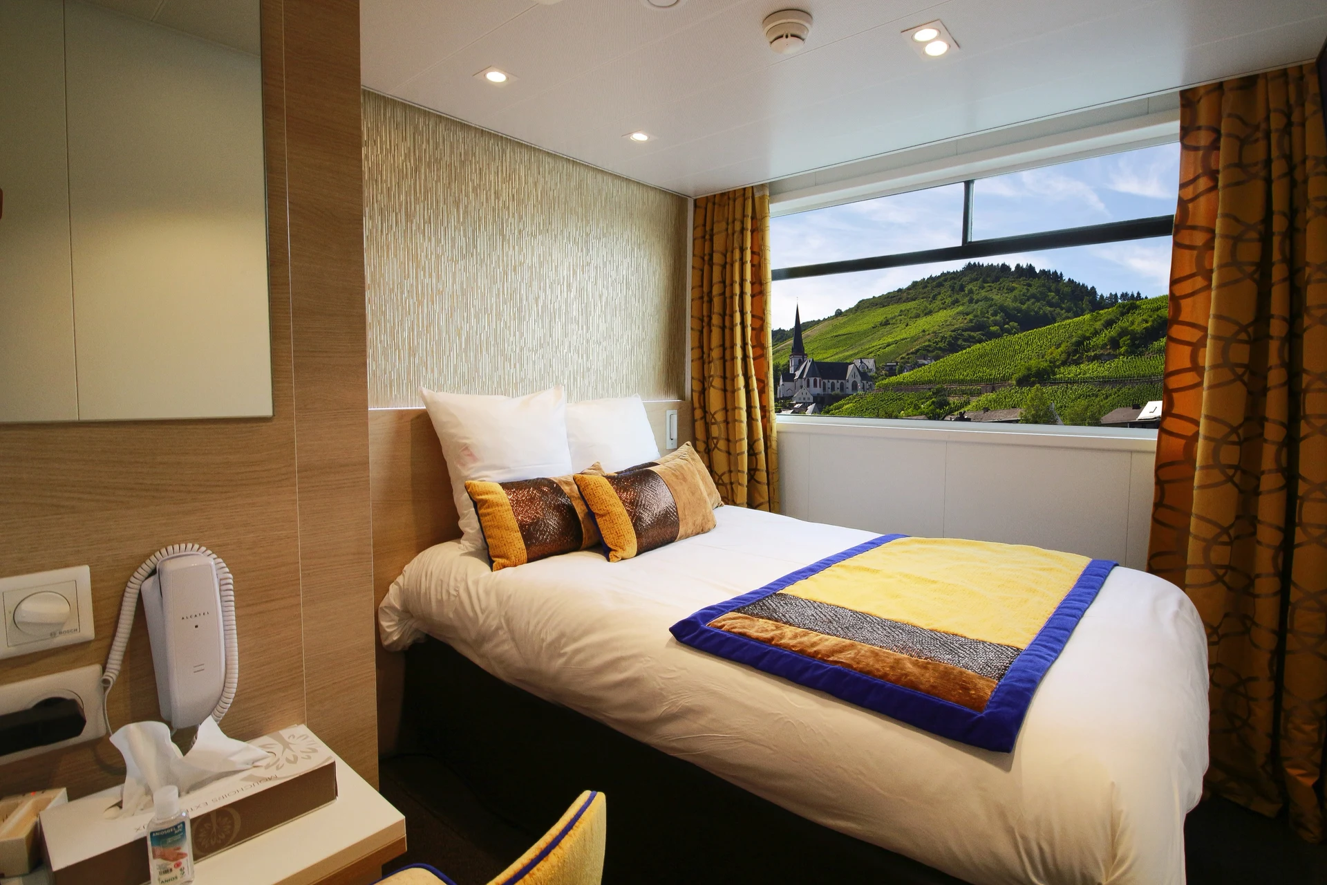 Main Deck 1 Bed Single Cat C
