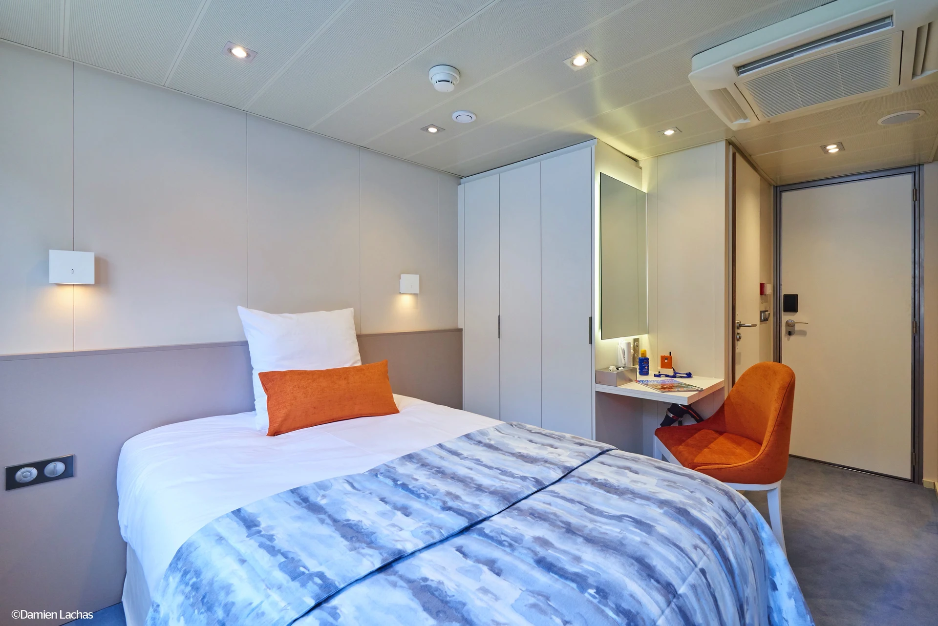 CAT. C - Main Deck 1 Single Bed