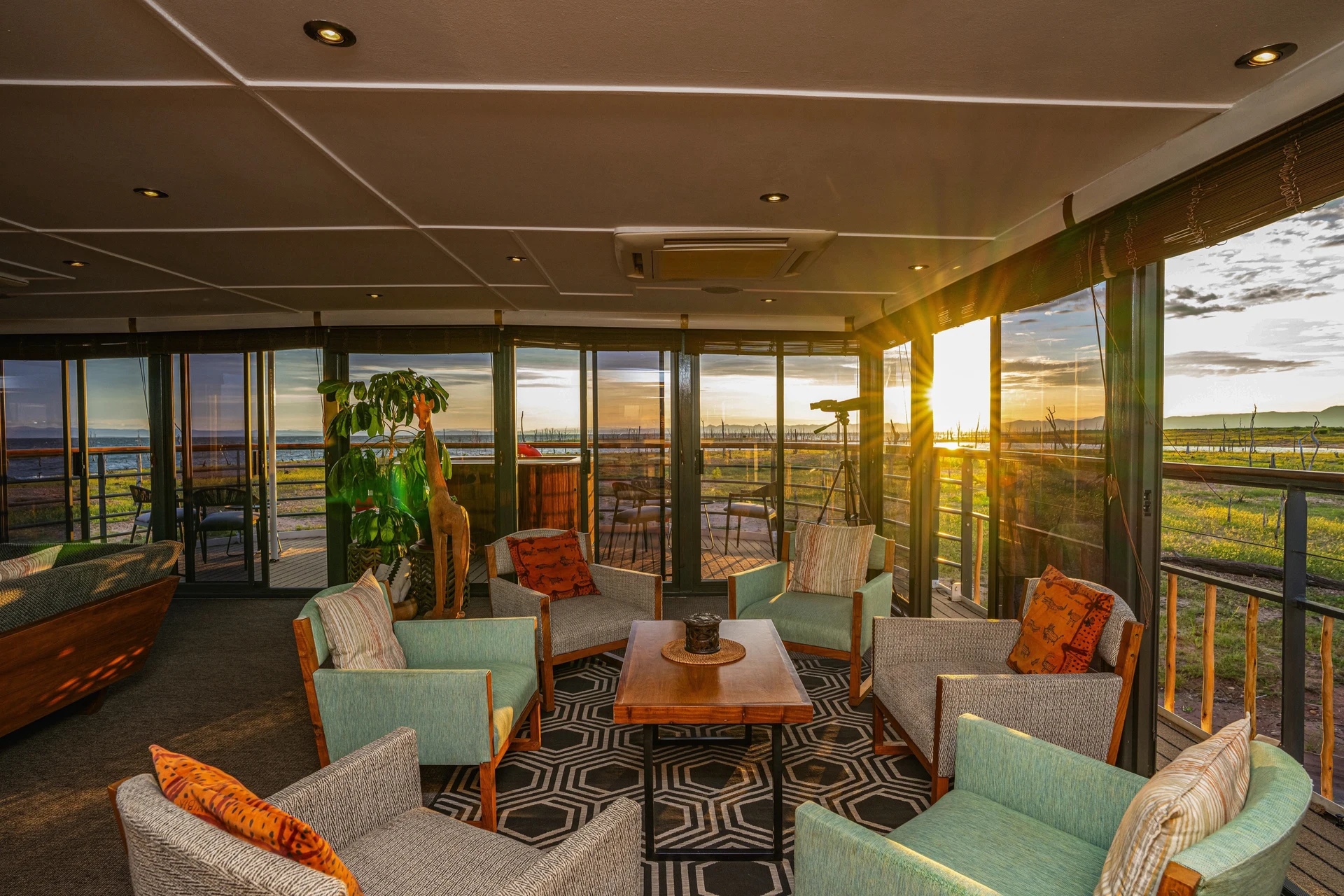 Panoramic Lounge Bar
